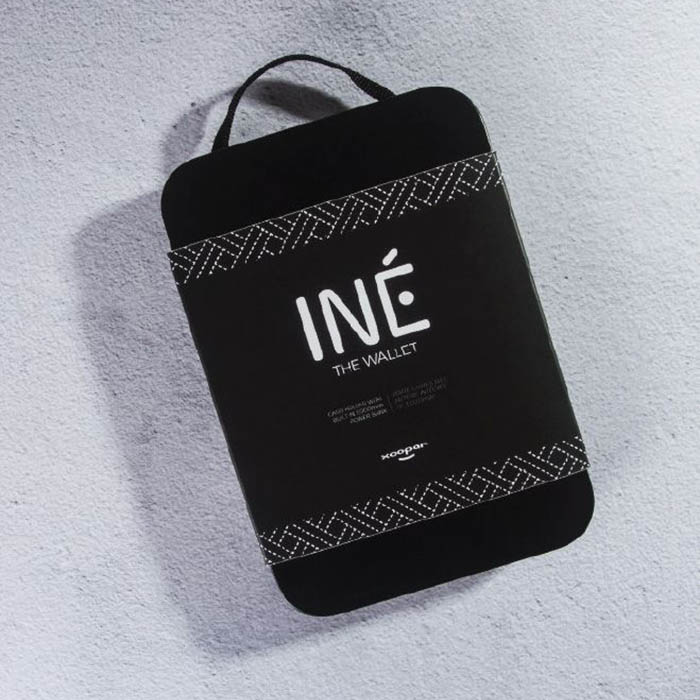 Zeledon Leather card holder with power bank (3)