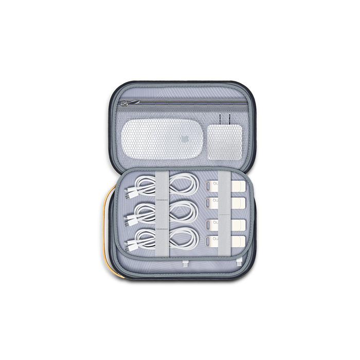 Clayto Travel Pouch with leather handle (2)