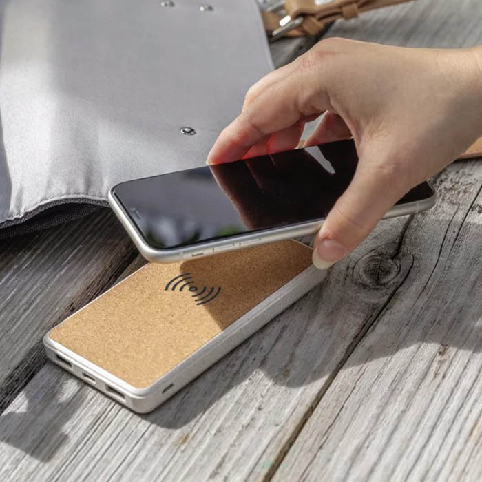 Aarav 5W recycled 8,000 mAh wireless power bank (1)