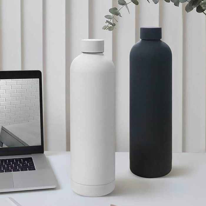 Melva Large Steel insulated water bottle. Matt Finish. 1 Litre (2)