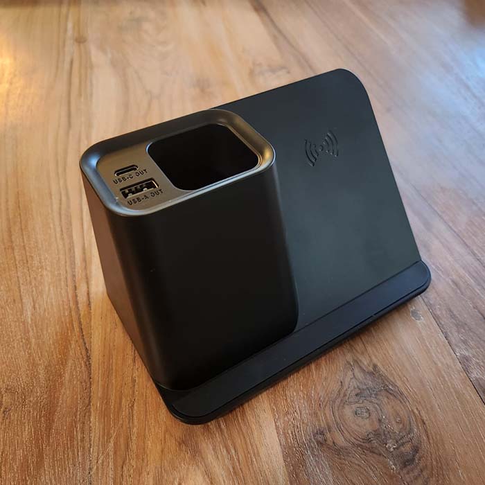 Wilcon Pen holder with wireless charger. Light up logo (1)