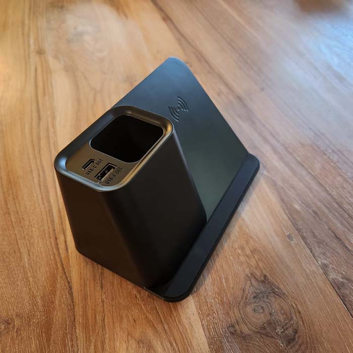 Wilcon Pen holder with wireless charger. Light up logo (6)