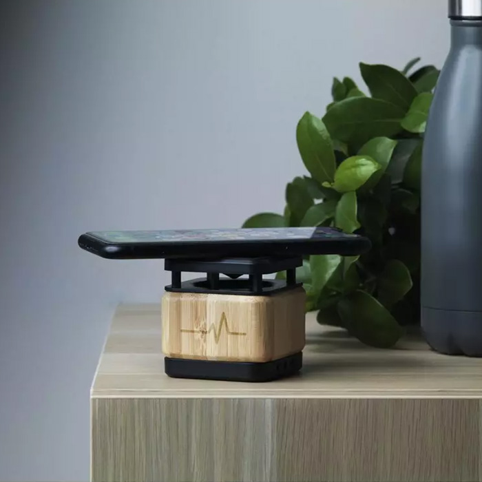 Yemil Mini bamboo speaker with 15W wireless charger (1)