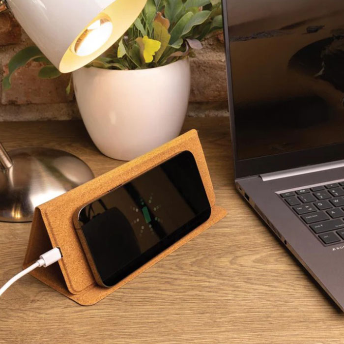 Ecopad Sustainable cork mouse pad. Fast15W charging