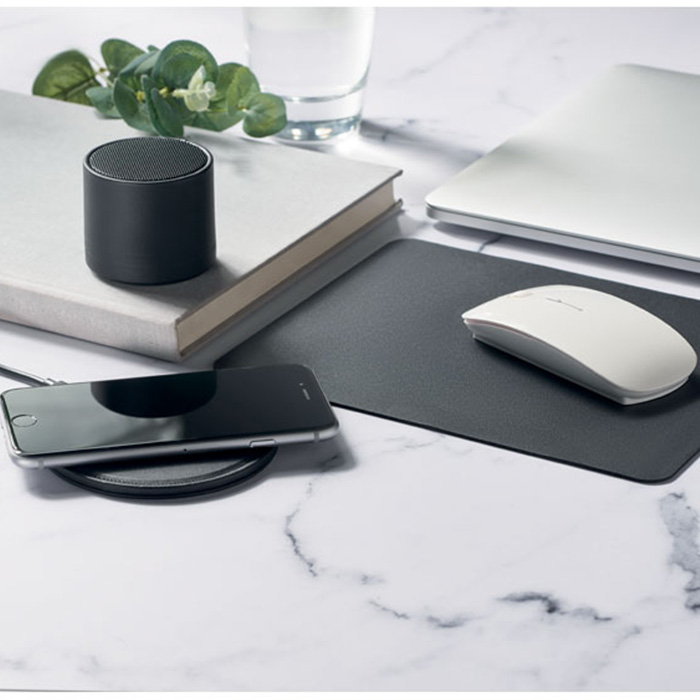 Schwarz Recycled Polyester & PU wireless speaker (7)