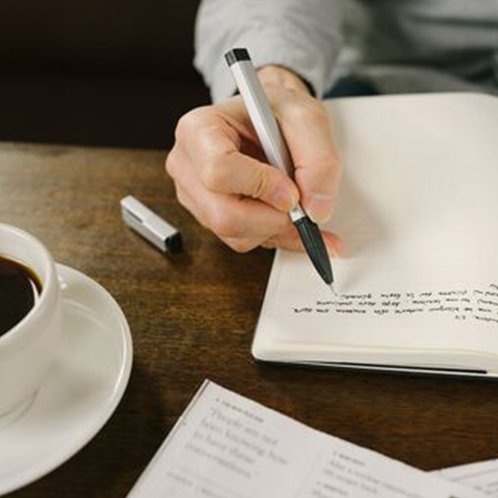 Moleskine Sapphire Blue Moleskine Classic Large Ruled Hard Cover Notebook (6)