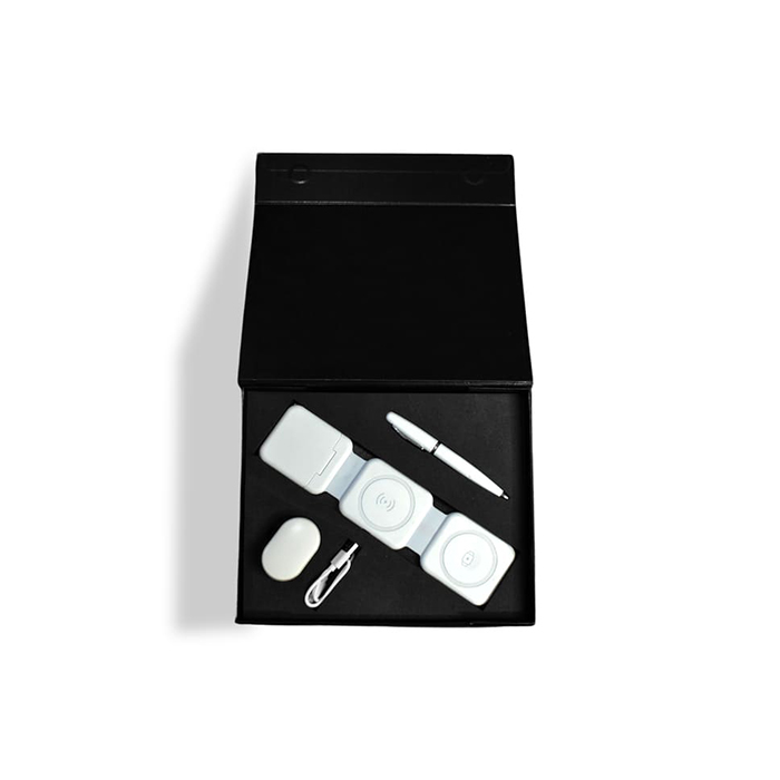 Gift Set 11 Stay connected anywhere with this tech set (5)