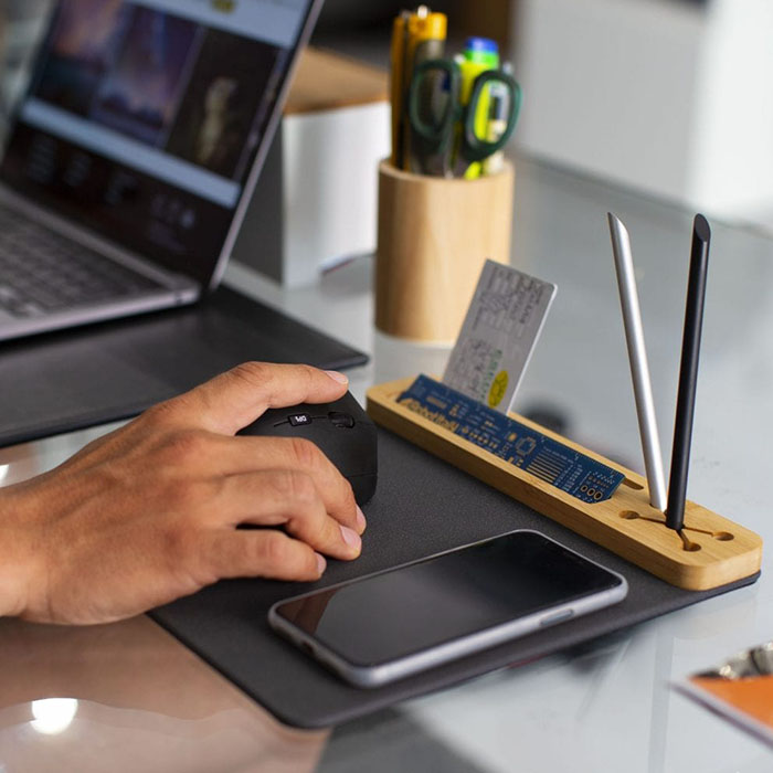 Lyric 10 W wireless charger mousepad (2)