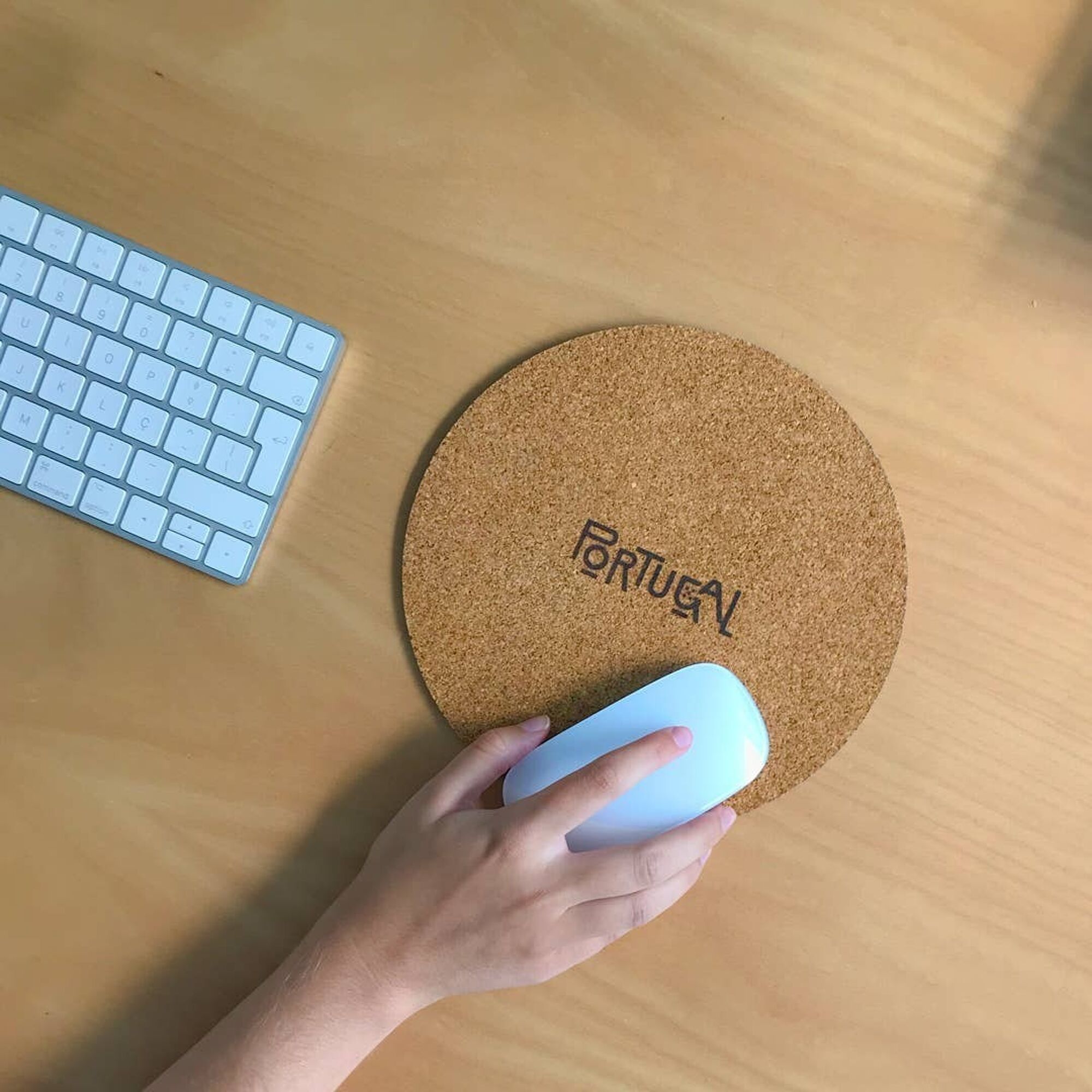 Synergi Mousepad round in cork material (1)