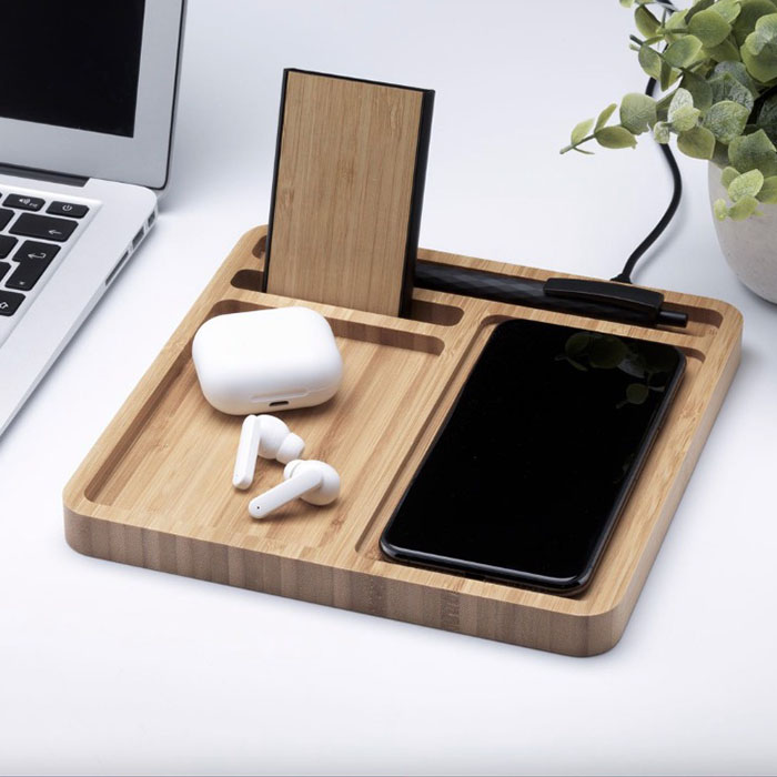 Technix 15 W Bamboo wireless charging & organizer.