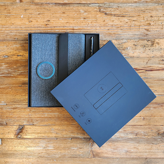 Kevin Recycled 3-In-1 magsafe charging (1)