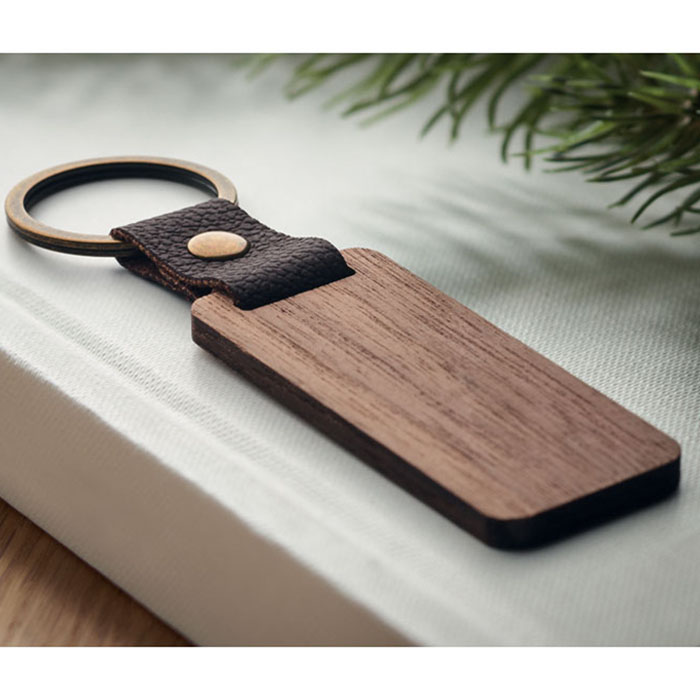 Thyndra Key ring in walnut and PU (2)
