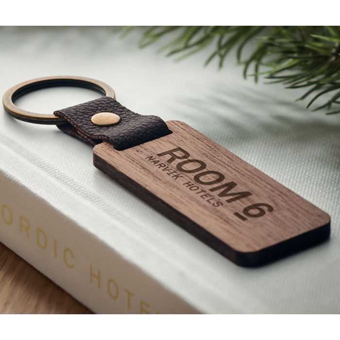 Thyndra Key ring in walnut and PU (5)
