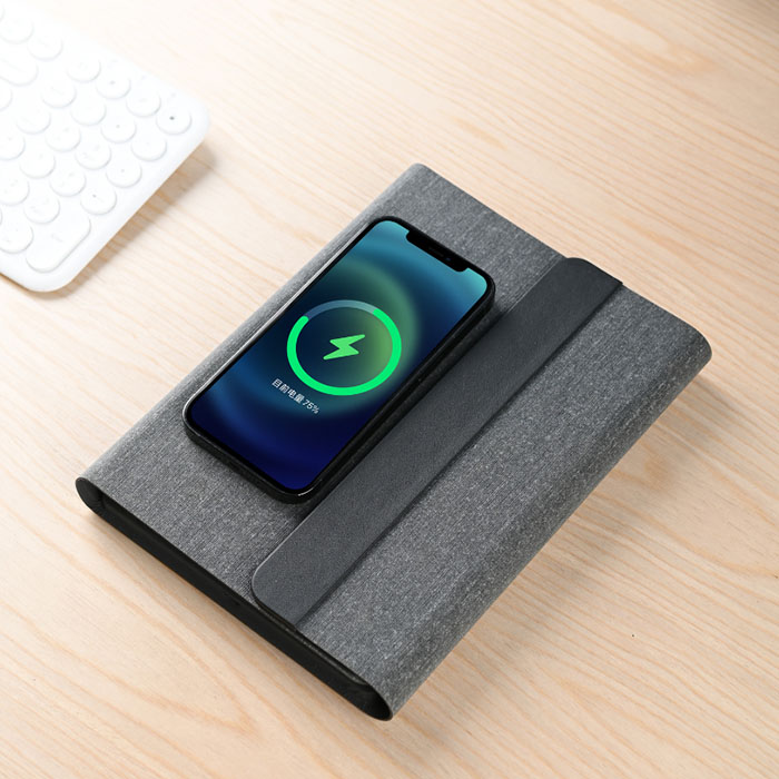 kevin Recycled 3-In-1 magsafe charging (4)