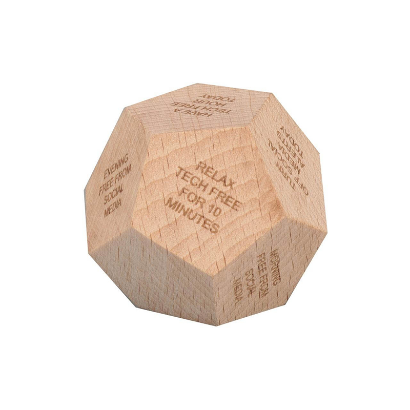 Dodie Digital detox wooden dice. (4)