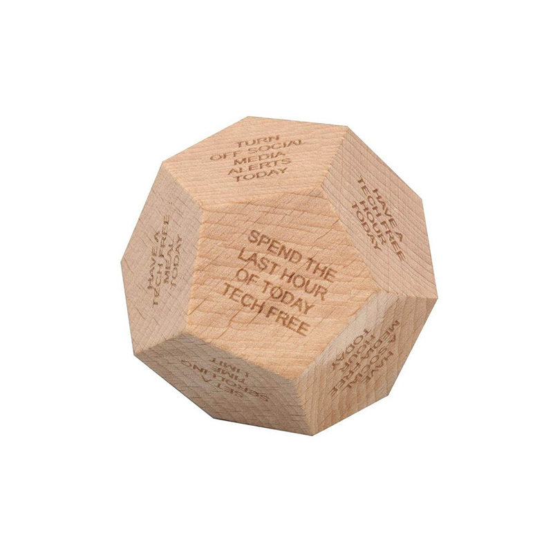 Dodie Digital detox wooden dice. (5)