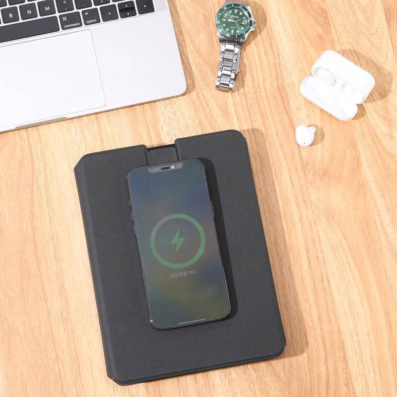 Jackie 15W Mag-Wireless Charger, 10,000mAh power bank, 32GB built-in USB drive & 64-sheet notebook (6)
