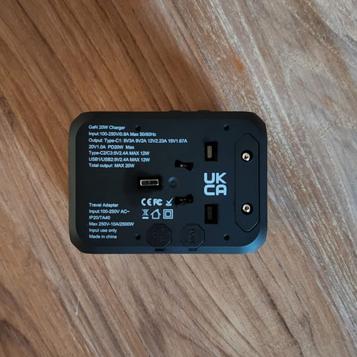 Starnet 3 Type C and 2 USB A ports universal travel adapter (2)