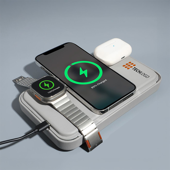 Travis 3-In-1 magsafe wireless charger magnetic pouch (3)
