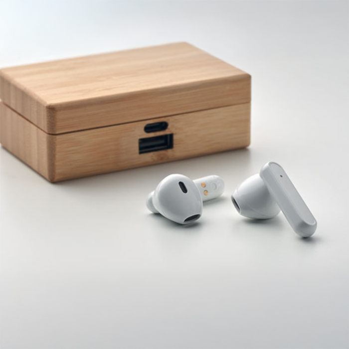 Chris TWS earbuds in bamboo case (3)