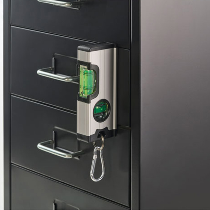 Astor Mini magnetic aluminium level. (5)