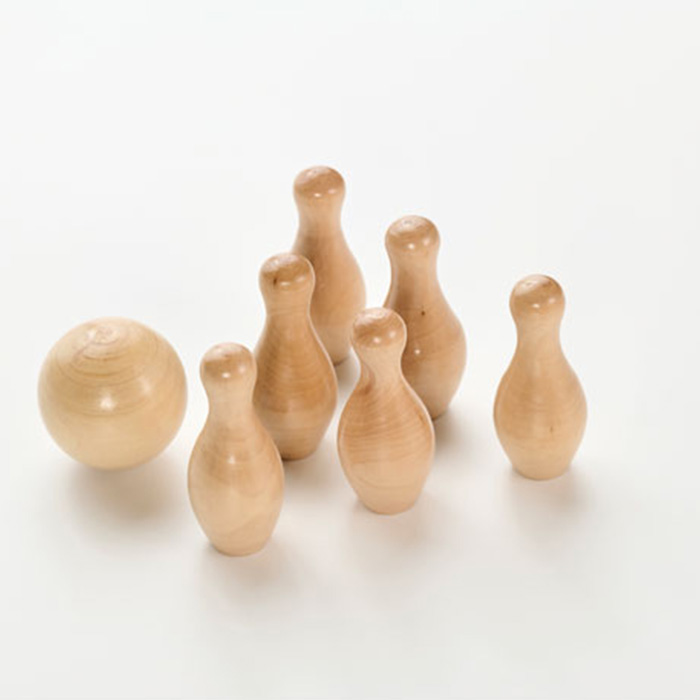 Zuri Mini pine wood bowling set. (4)