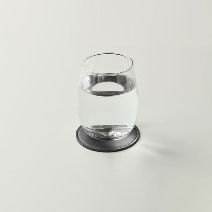 Carol Round coaster in PU (2)