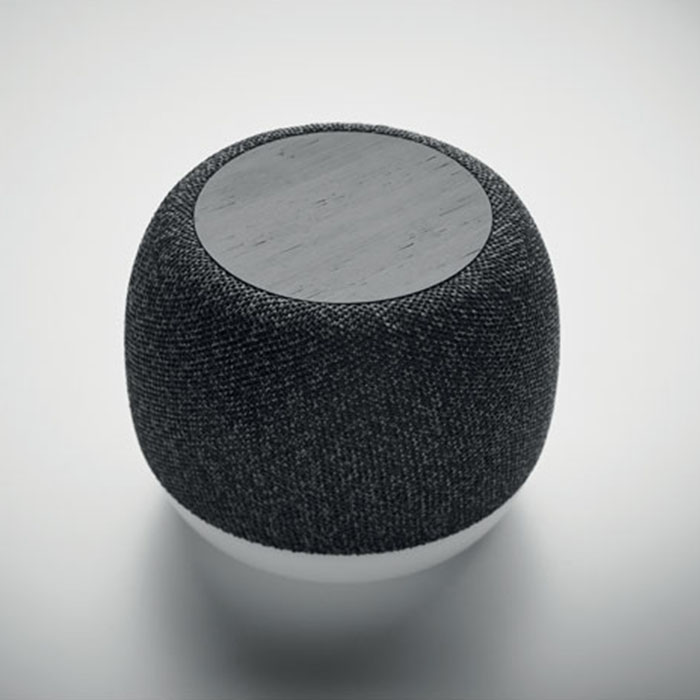 Reba 15W wireless charger speaker. (3)