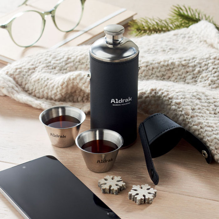 Walsh Hip flask with shot cups (8)