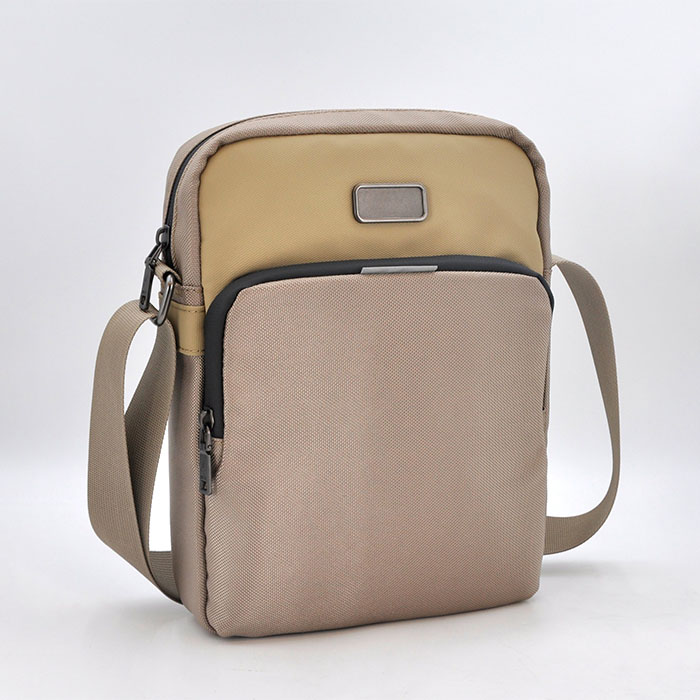 Leonard Lightweight MagSafe compatibility (phone holder) sling bag (3)