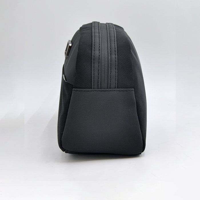 Theroux Sleek textured design pouch (3)