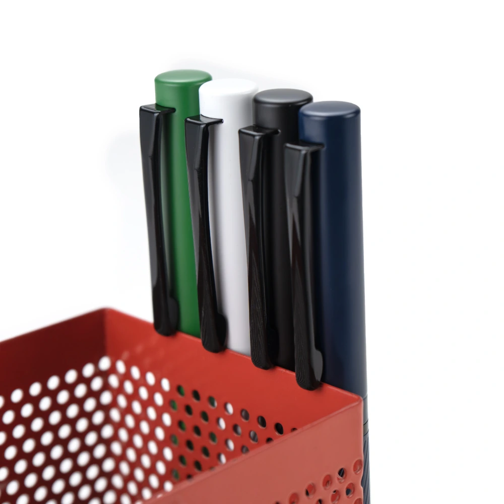 Morello Twist action metal pen. (4)