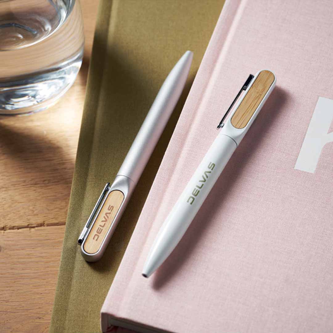 Greig Twist ball pen. (5)